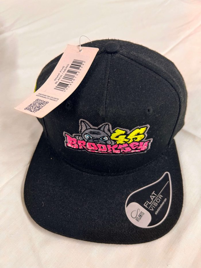 Various brands of hats - Image 11